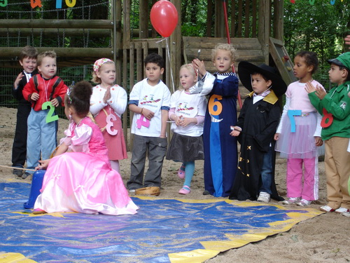 Bild von der Zahlengartener�ffnung in der Villa Kunterbunt in Wesel